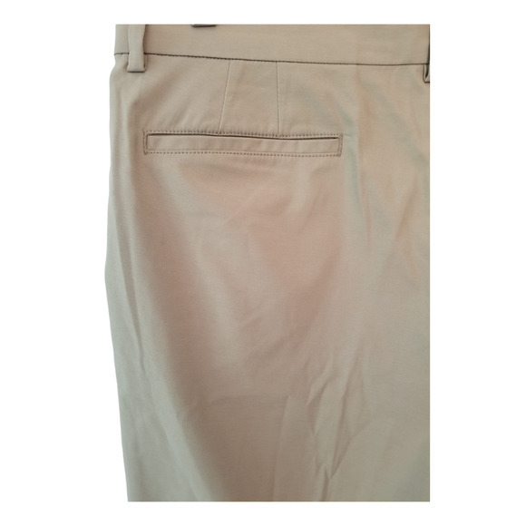 Claiborne Men's Beige Shorts‎ Classic Fit Dry + Cool Size 34 Inseam 10 in - Picture 7 of 8